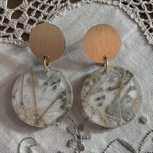 Elegant Artisan Gold-tone Disc with pressed Floral Earrings